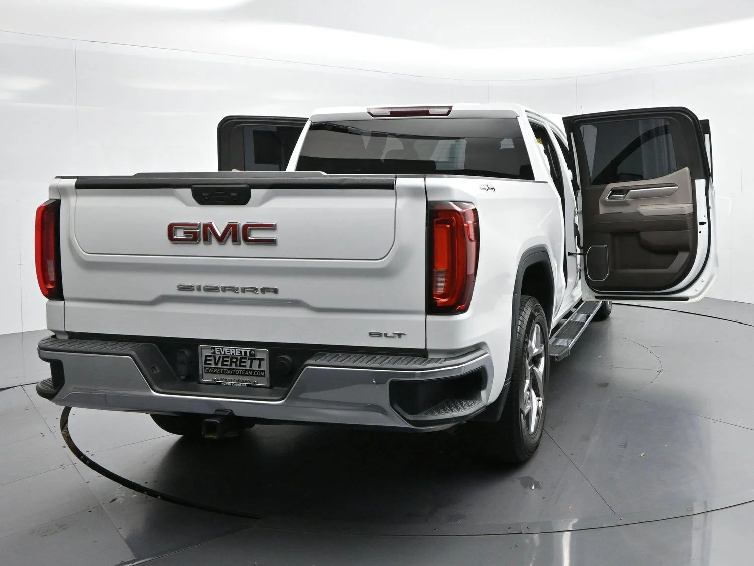 Used 2022 Summit White GMC SLT image 42