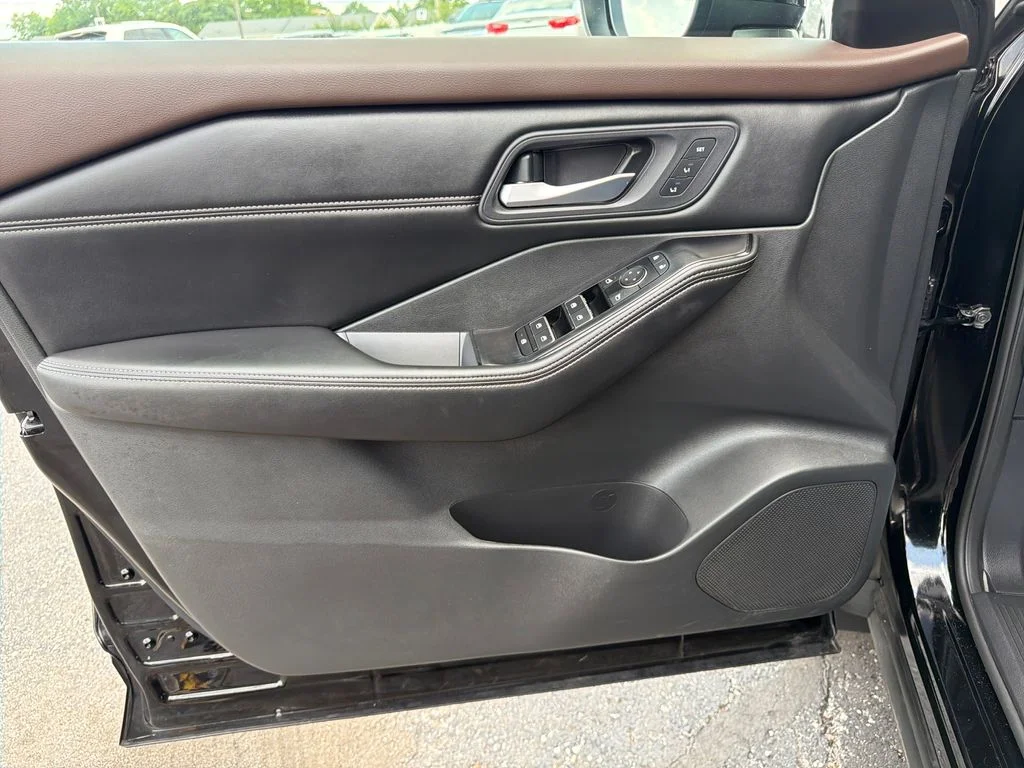 Used 2023 Black Nissan SL image 30
