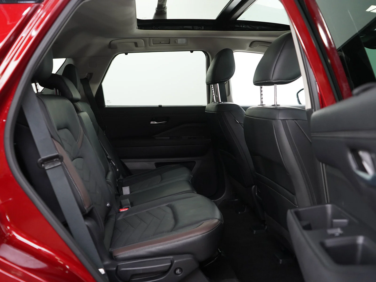 Used 2025 Scarlet Ember Tintcoat Nissan Platinum image 13