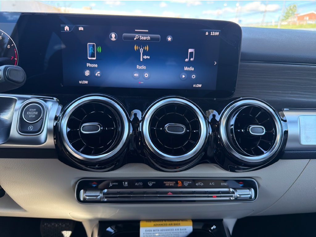New 2026 Polar White Mercedes-Benz GLB 250 image 5