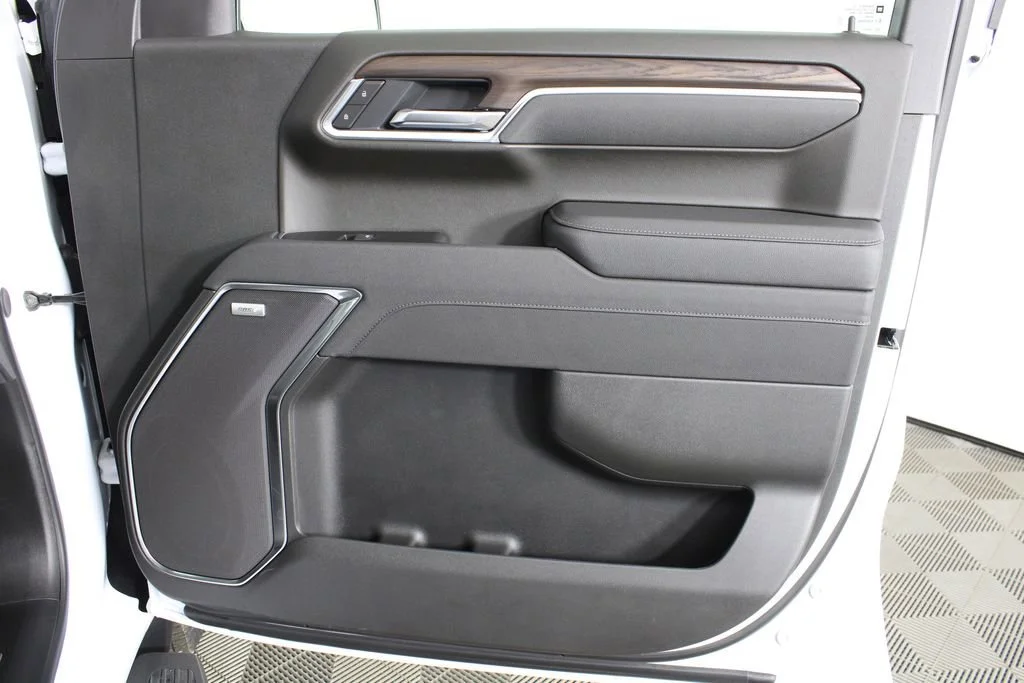 2026 GMC Sierra 1500 SLT - Photo 8