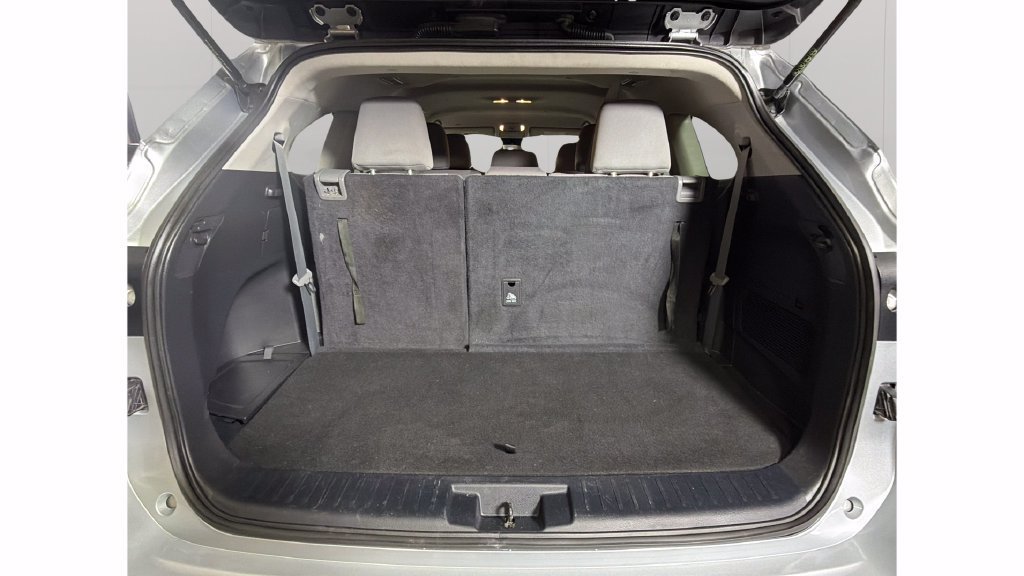 Used 2022 Silver Toyota L image 26