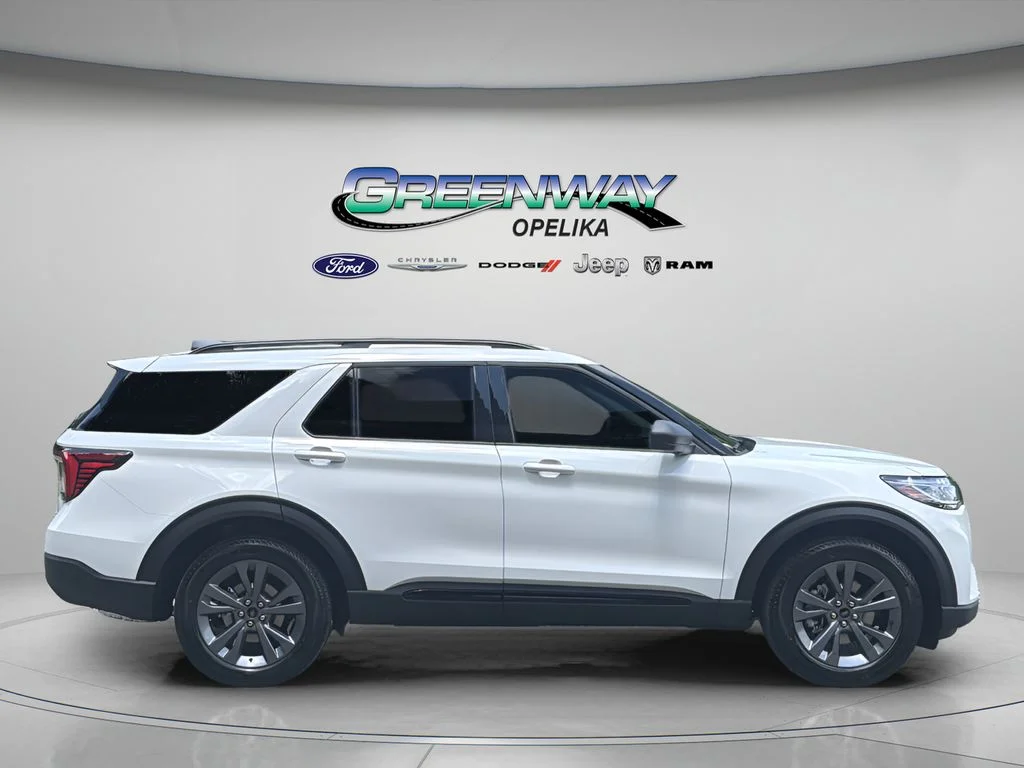 New 2026 Star White Metallic Tri-Coat Ford Active image 46