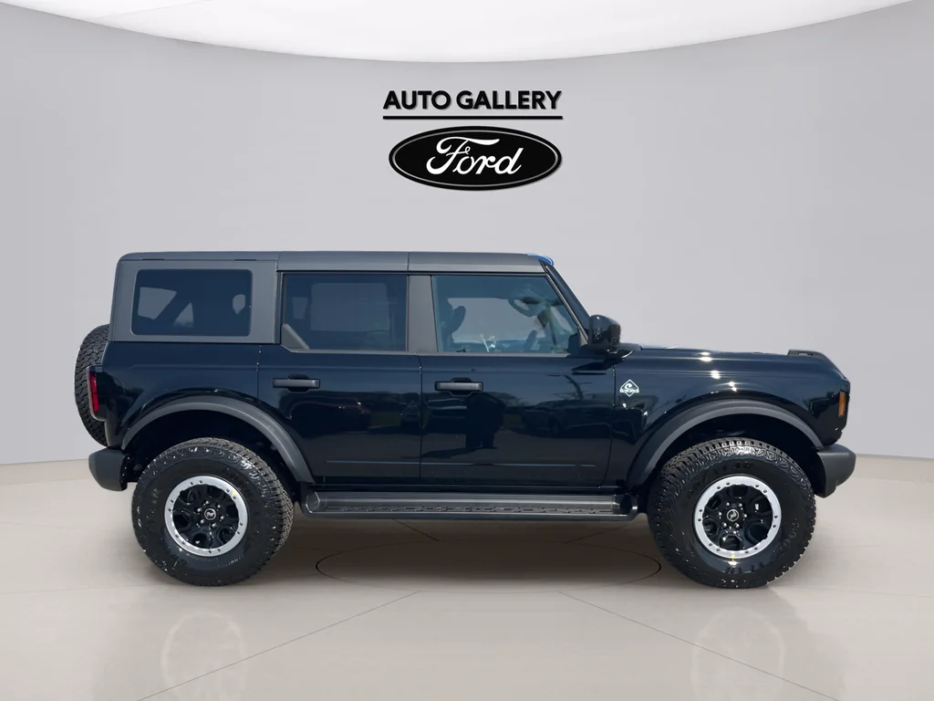 New 2026 Shadow Black Ford Outer Banks® image 4