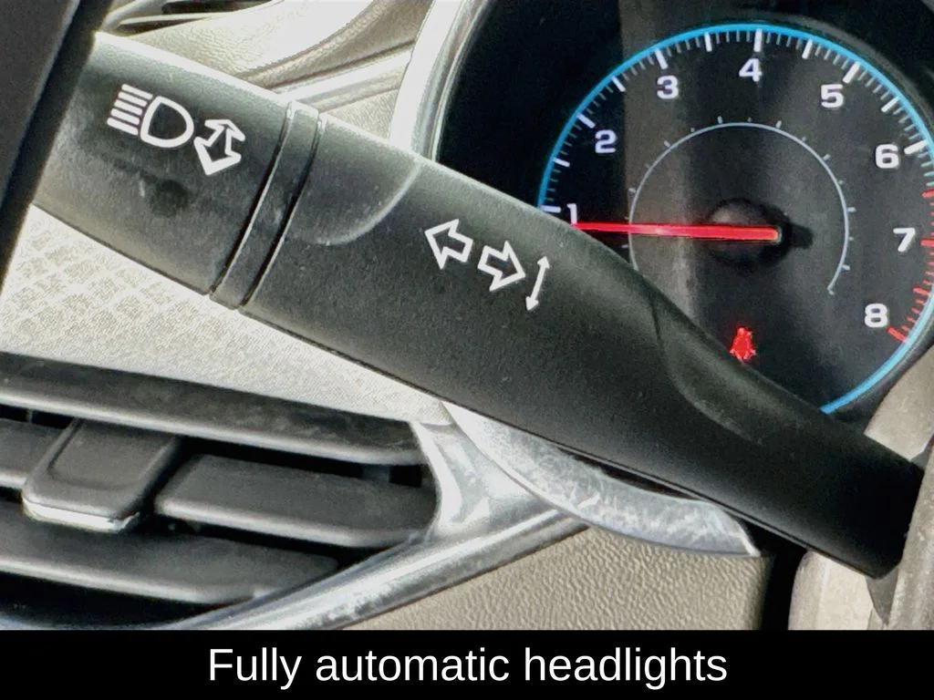 Used 2021 Northsky Blue Metallic Chevrolet LT image 13