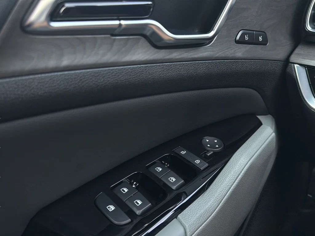 Used 2023 Jungle Green/Ebony Black Roof Kia X-Pro Prestige image 11