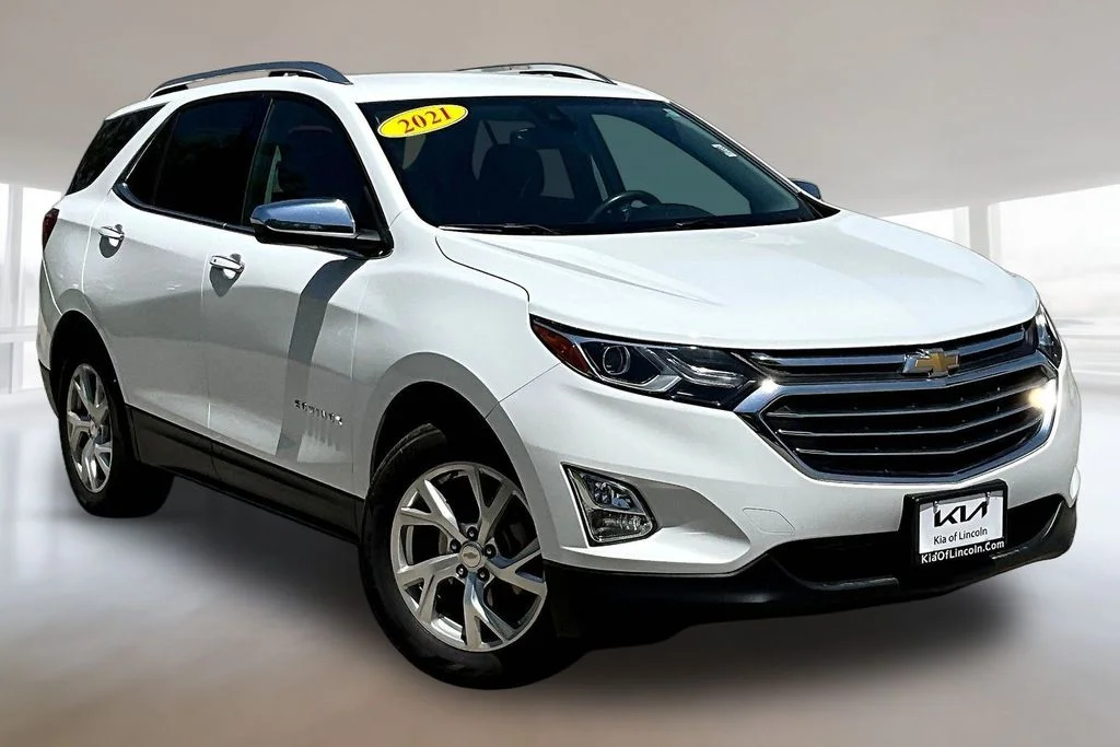 Used 2021 Summit White Chevrolet Premier image 3