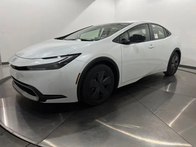 2026 Toyota Prius SE's photo
