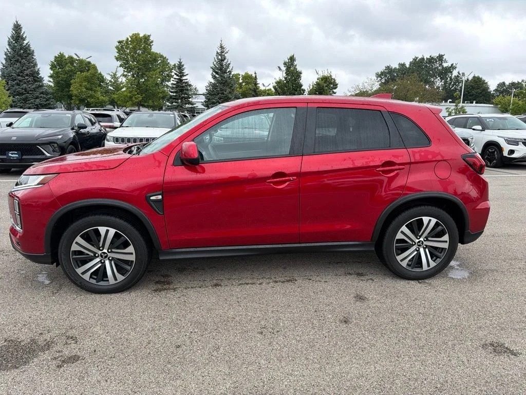 Used 2021  Mitsubishi 2.0 ES image 4