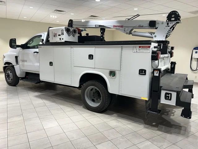 Used 2023 White Chevrolet 1WT image 3