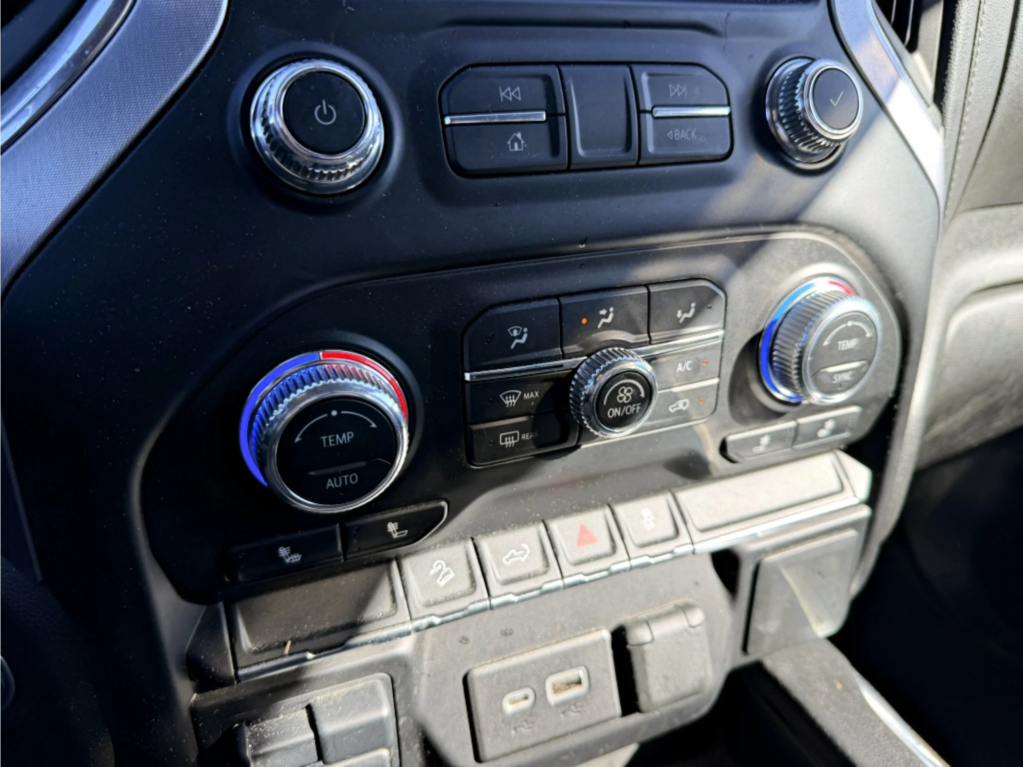 Used 2022 Pacific Blue Metallic GMC Elevation image 13