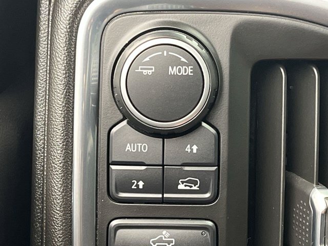 Used 2022 Silver Ice Metallic Chevrolet LT image 17