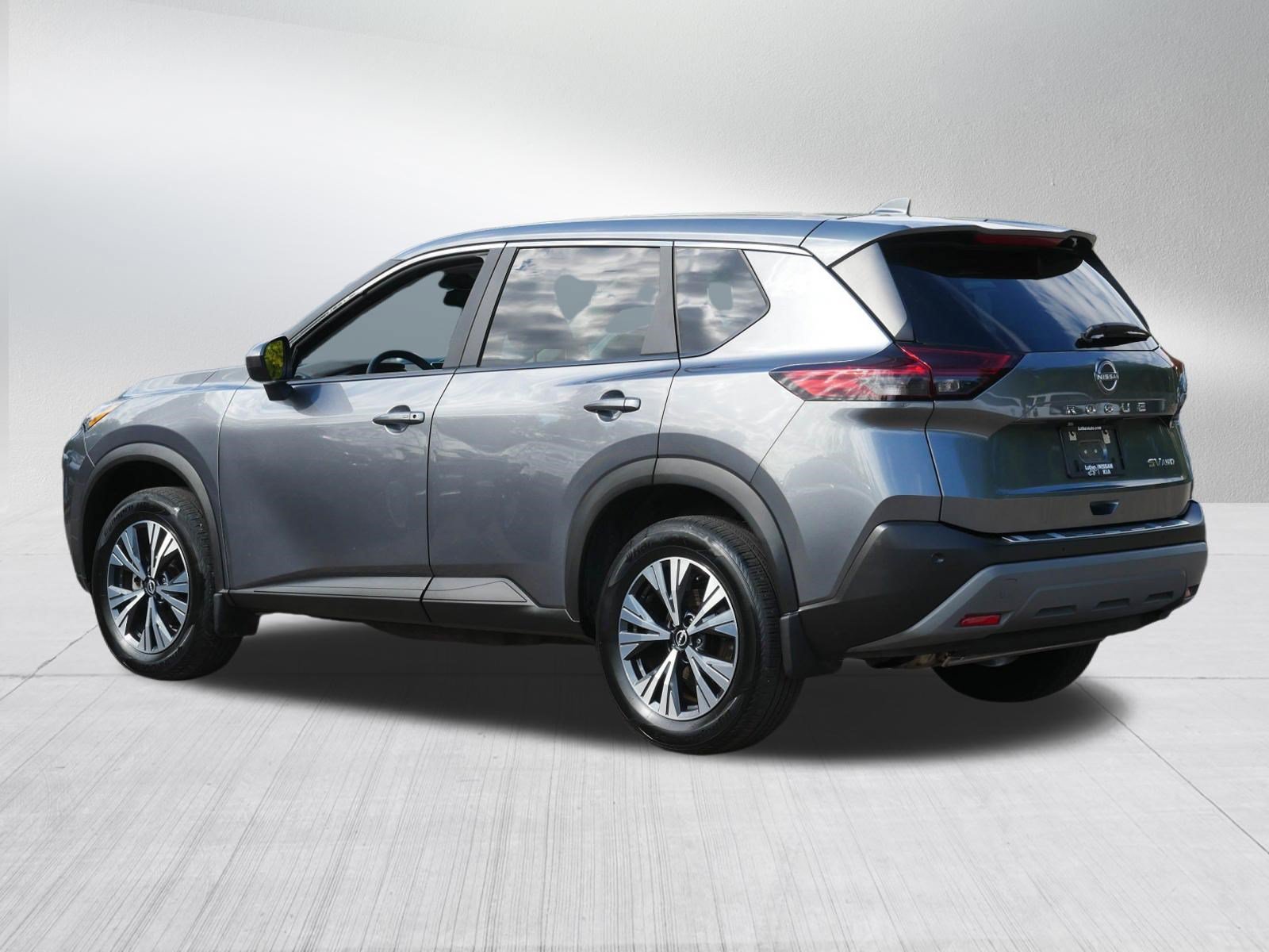Certified Used 2023 Gun Metallic Nissan SV image 5