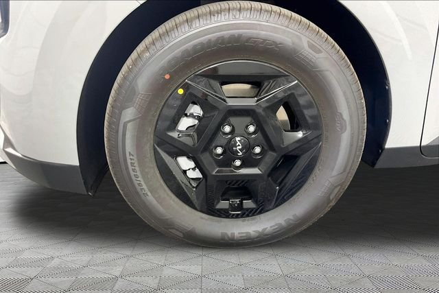New 2027 Ceramic Silver Kia LXS image 12