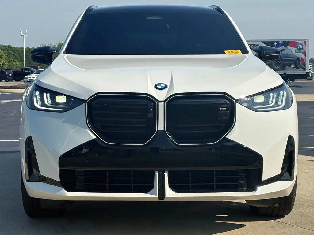 Used 2025 Alpine White BMW M50 xDrive image 2