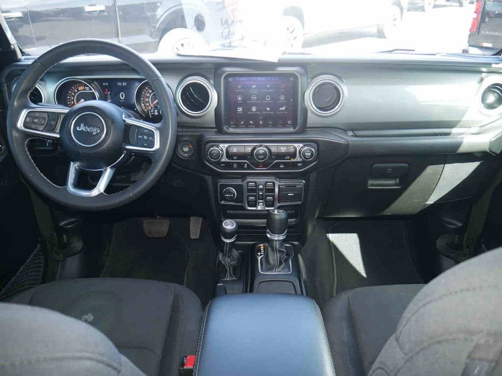 Used 2023 Green Jeep Sahara image 5