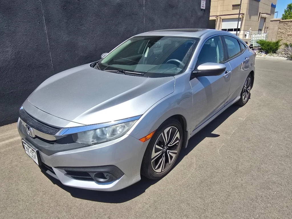 Used 2016 Lunar Silver Metallic Honda EX-T image 10