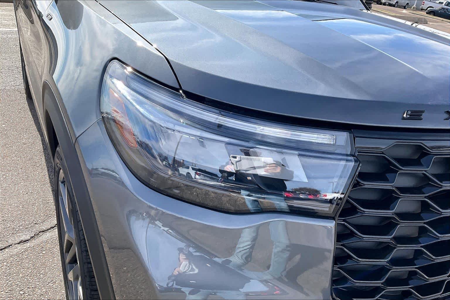New 2026 Carbonized Gray Metallic Ford ST-Line image 13