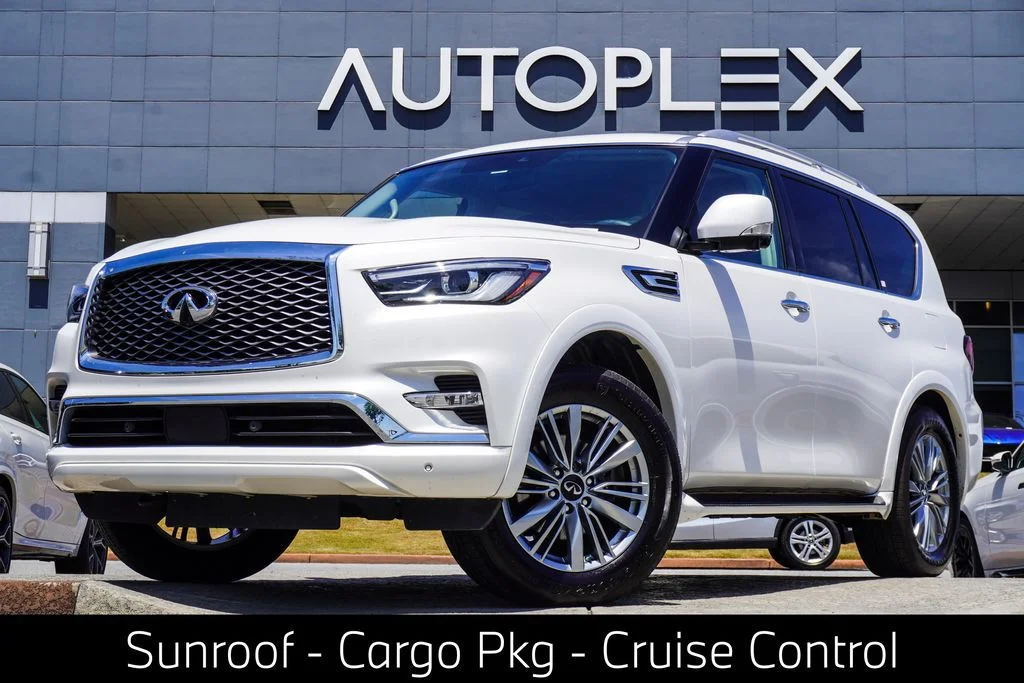 Used 2023 White INFINITI LUXE image 1