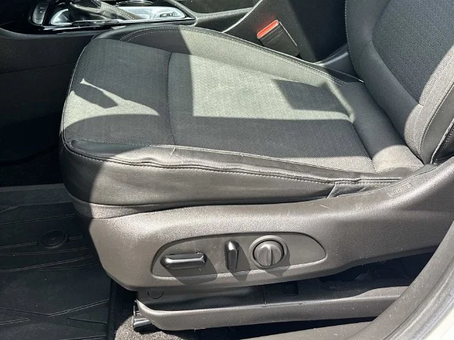 Used 2021 White Buick Preferred image 19