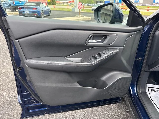Used 2025 Deep Ocean Blue Nissan SV image 17