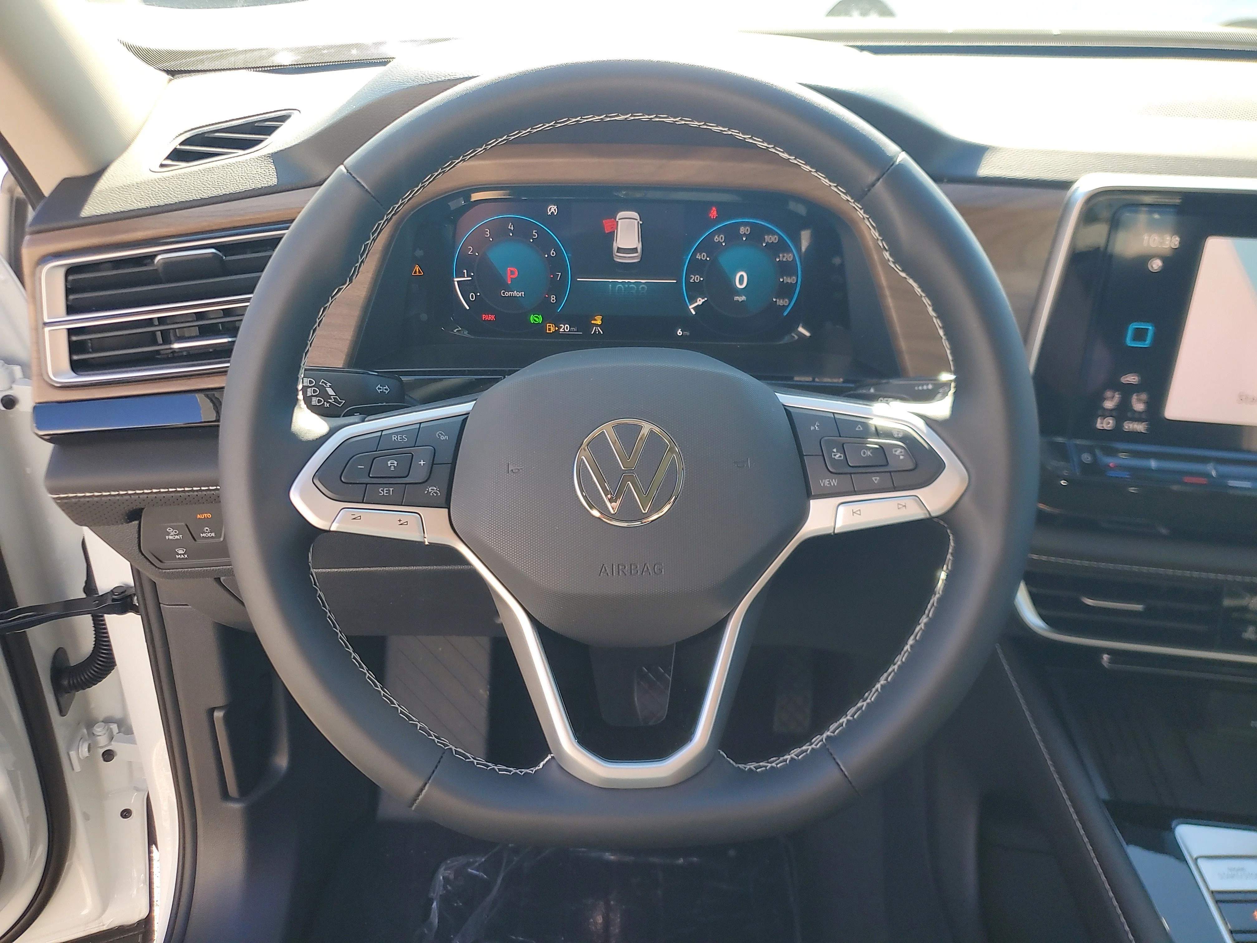 New 2026 White Volkswagen 2.0T SE w/Technology image 21