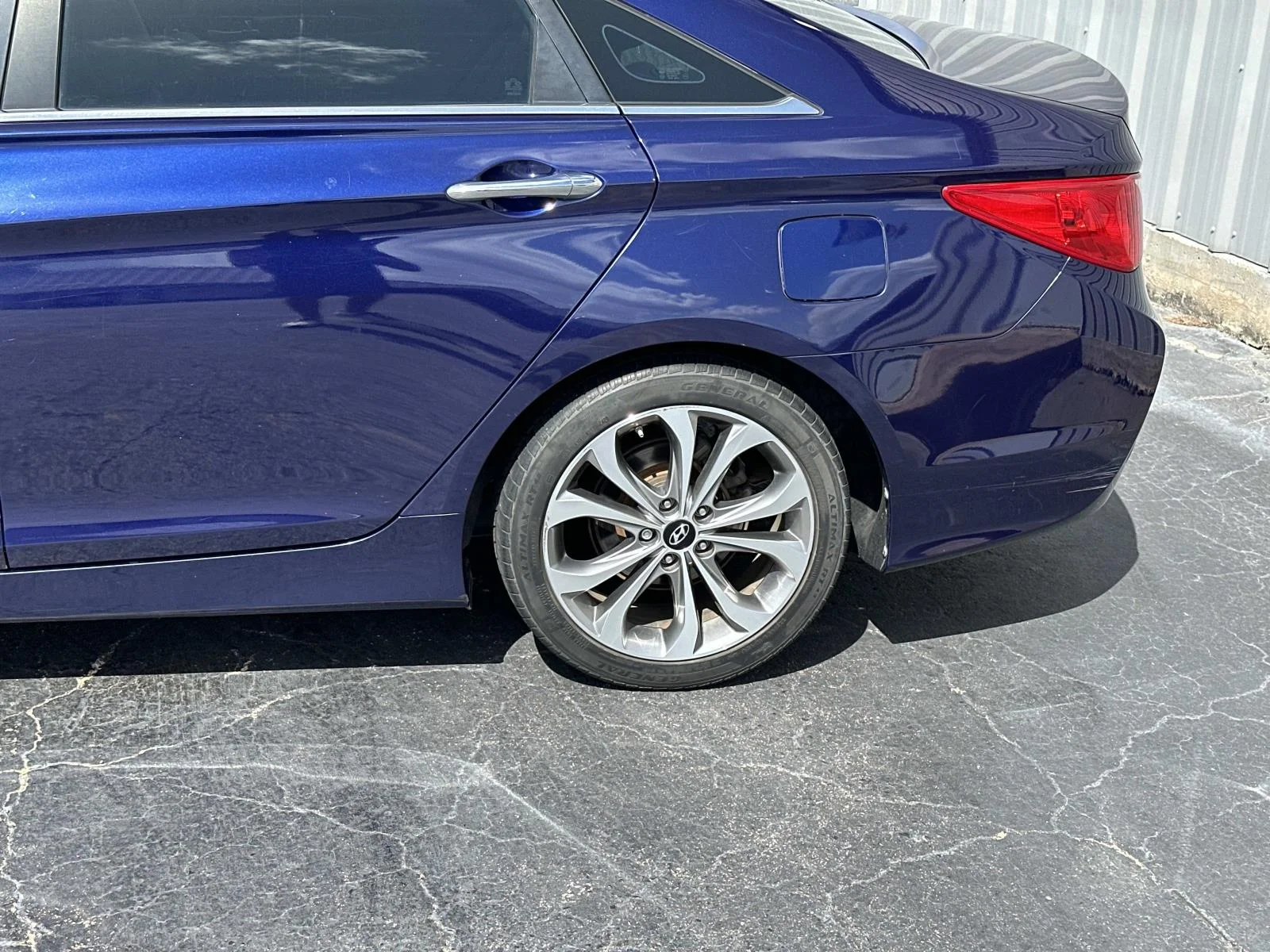 Used 2014 Indigo Blue Pearl Hyundai Limited image 9