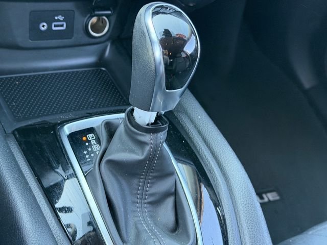 Used 2019 Silver Nissan SV image 23