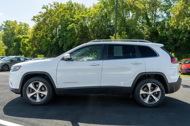 Used 2021 White Jeep Limited image 9
