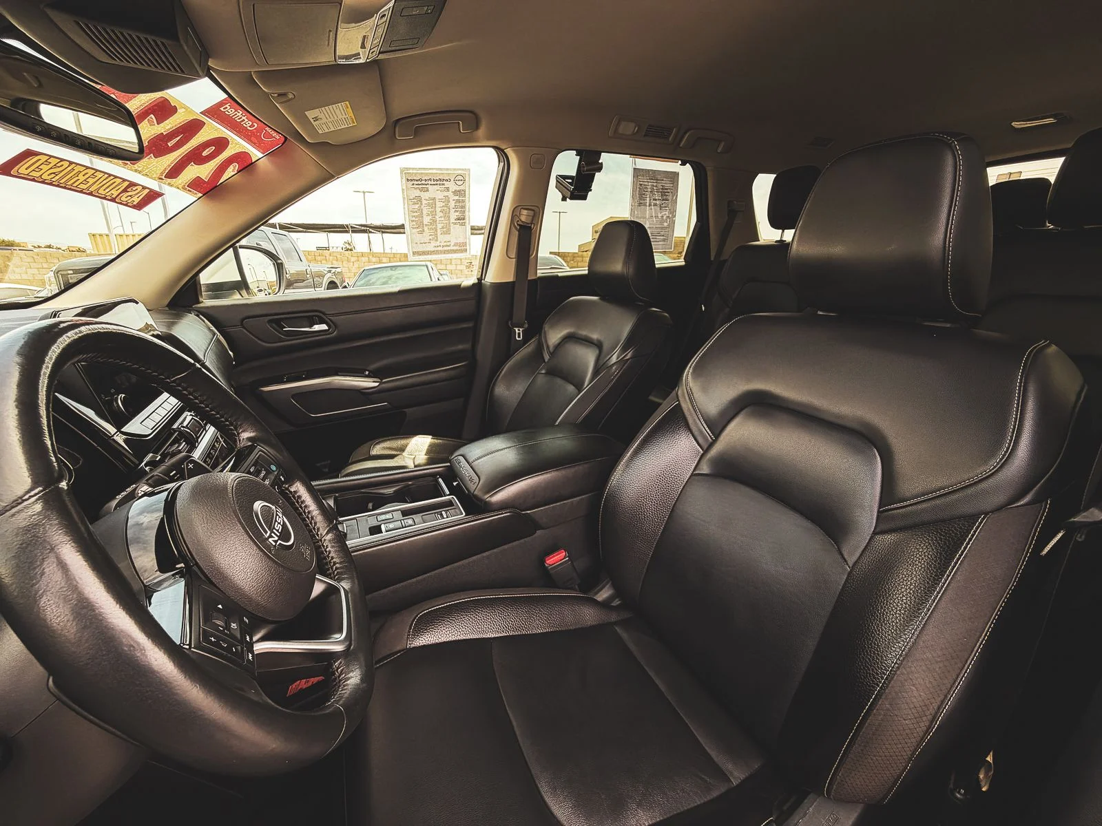 Used 2022 White Nissan SL image 16