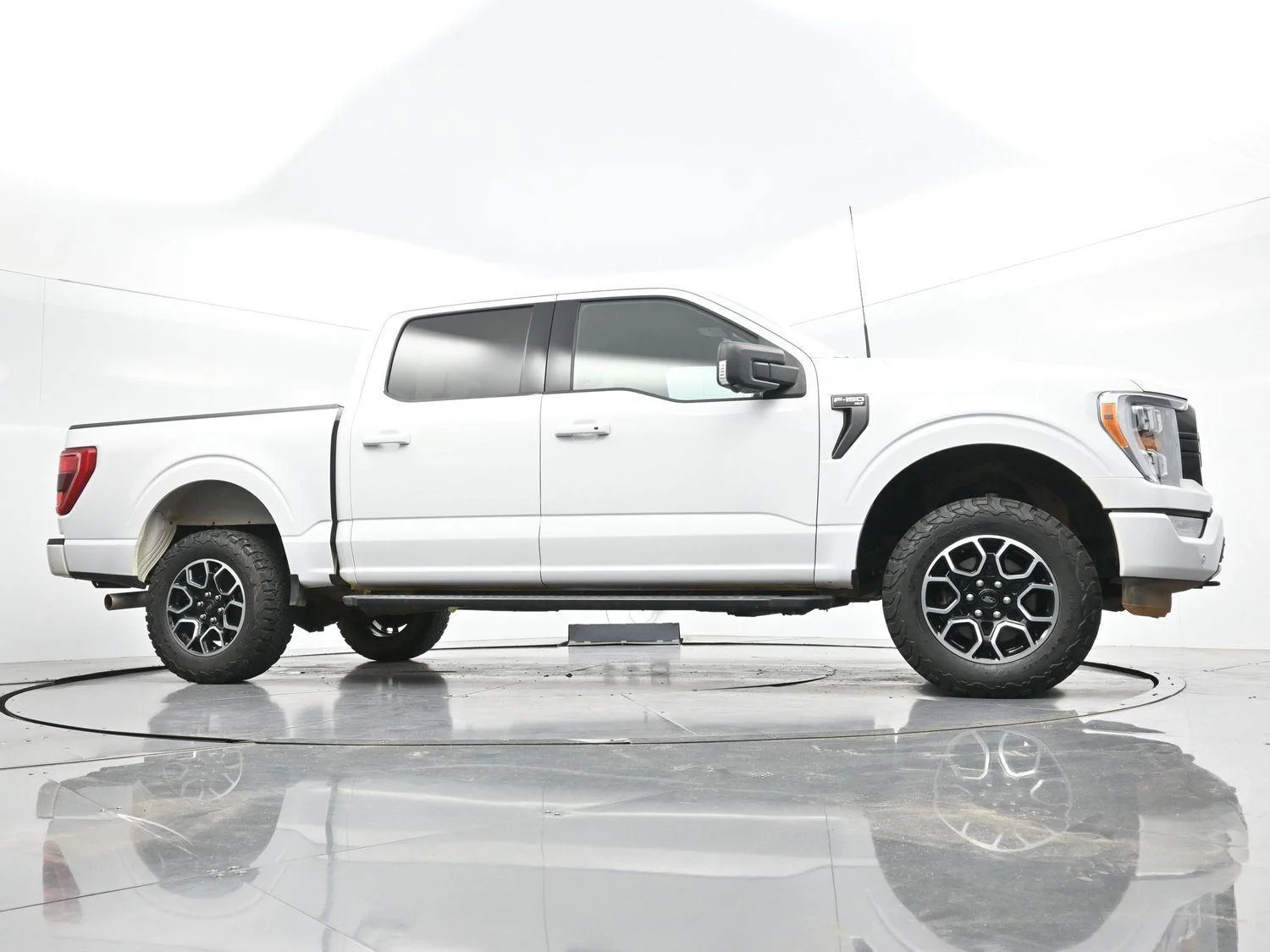 Used 2022 Oxford White Ford XL image 43