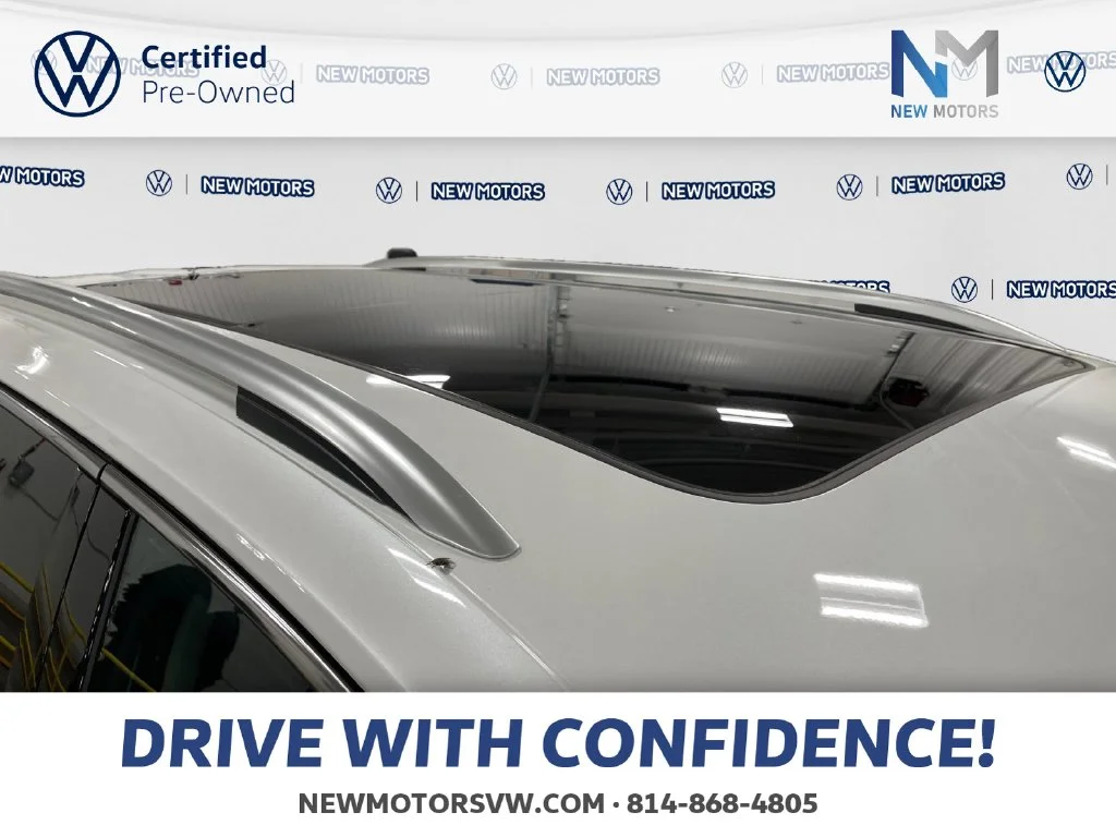 Used 2023 Opal White Pearl Effect Volkswagen 2.0T SE image 16