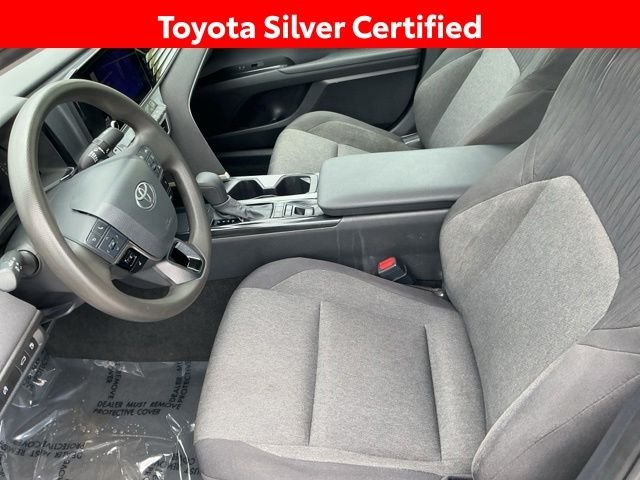 Used 2025  Toyota LE image 20