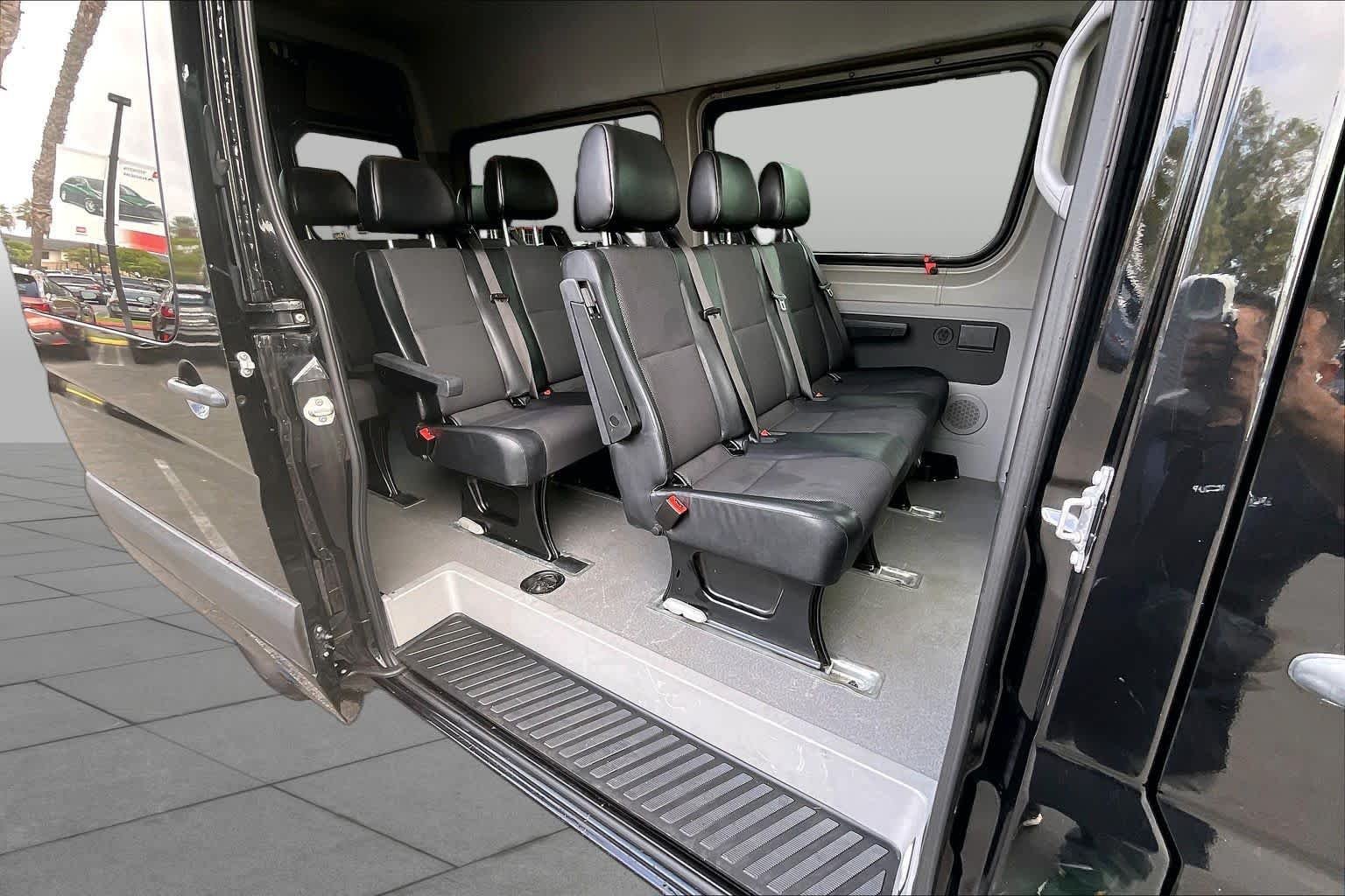 Used 2018 Obsidian Black Metallic Mercedes-Benz  image 19