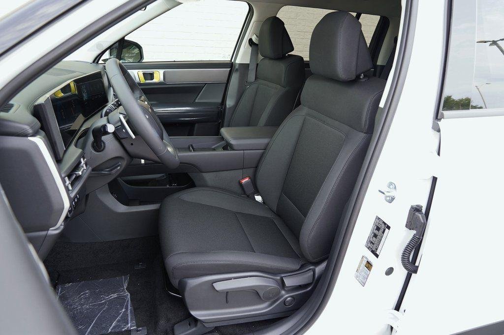 2026 Hyundai Santa Fe SE - Photo 9