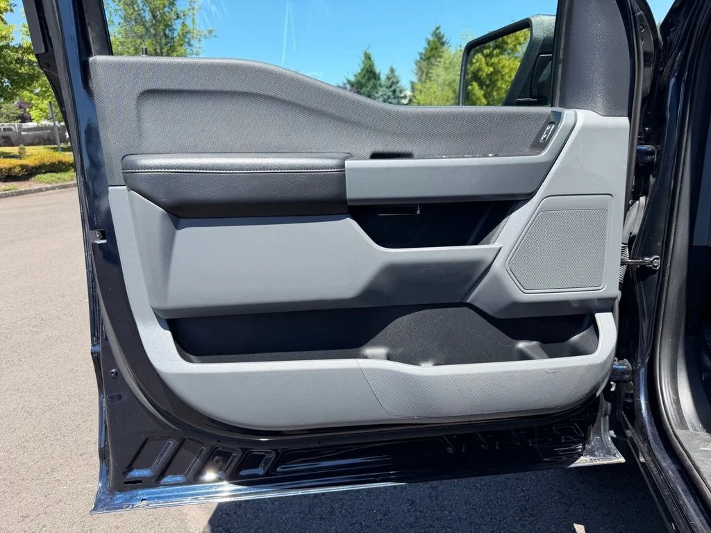 Used 2023 Blue Metallic Ford XLT image 13