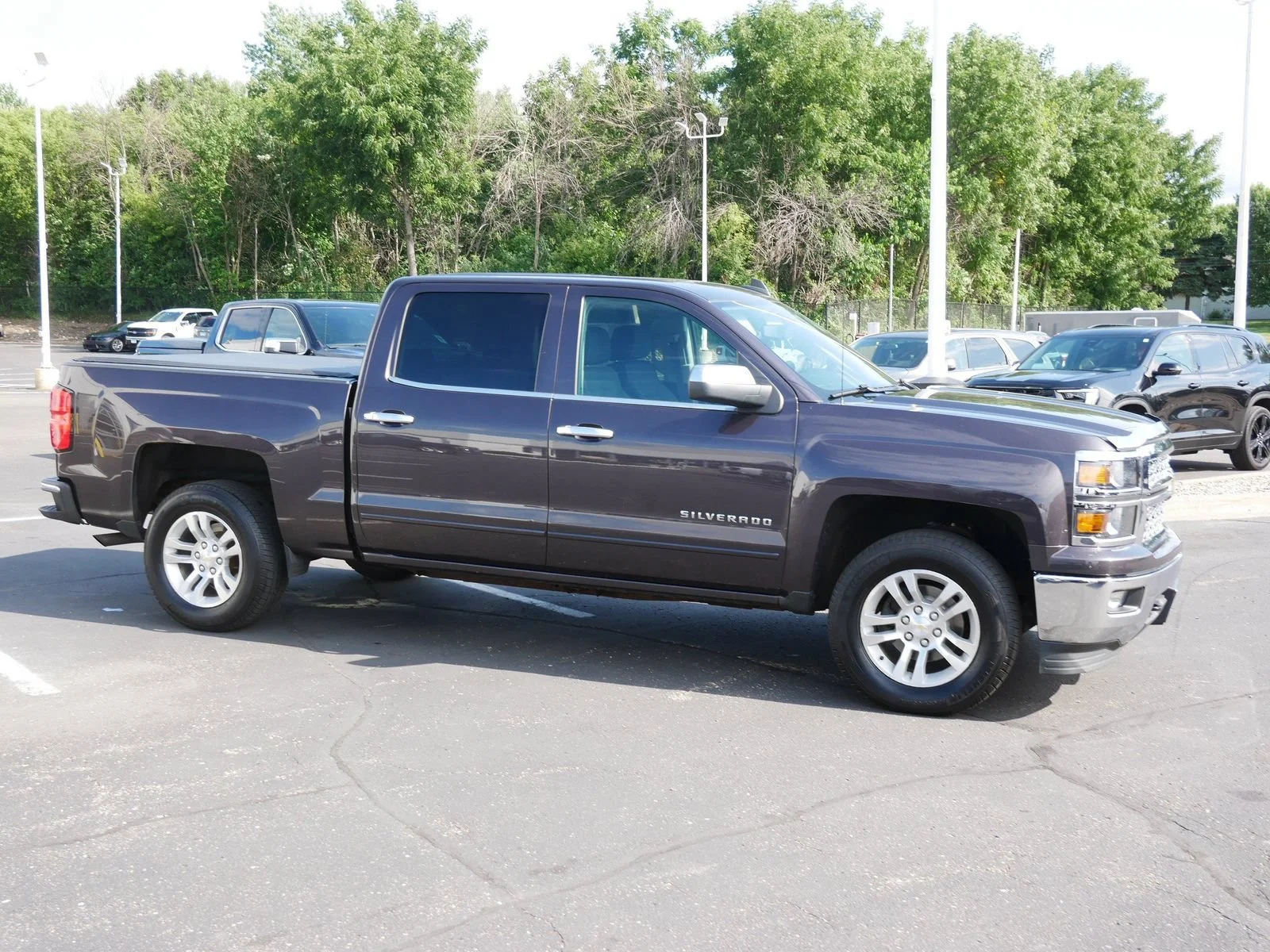 Used 2015 Chevrolet Silverado 1500 LT with VIN 3GCUKREC0FG266657 for sale in White Bear Lake, Minnesota