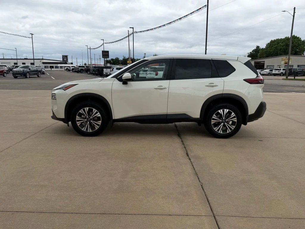 Used 2023 White Nissan SV image 7