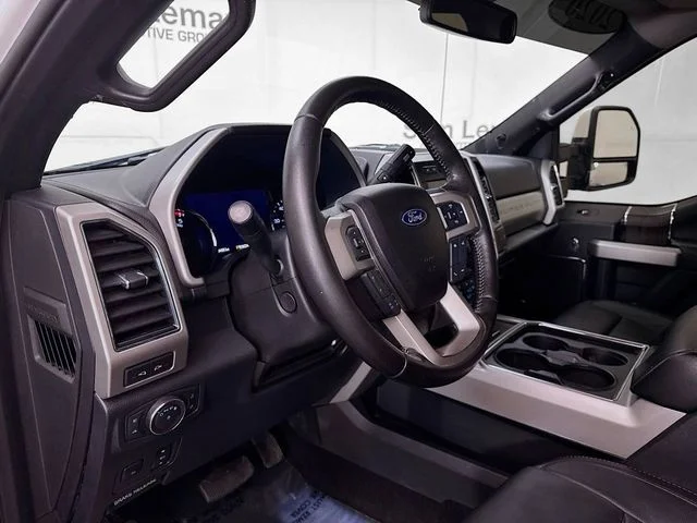 Used 2020 White Metallic Ford Lariat image 9