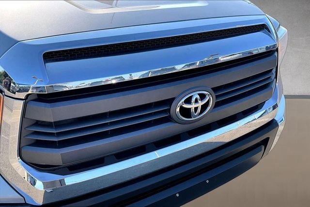 Used 2014 Silver Toyota SR5 image 25