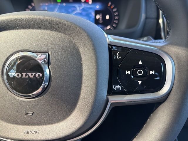 New 2026 Crystal White Volvo Plus image 25