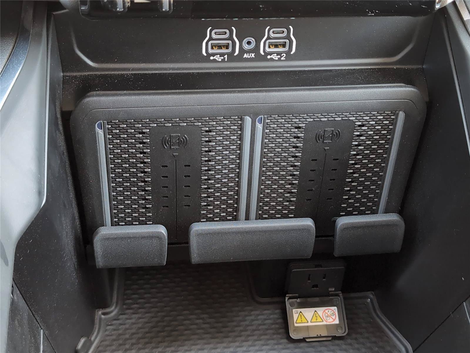 New 2025 Bright White Clear-Coat Exterior Paint RAM Laramie image 25