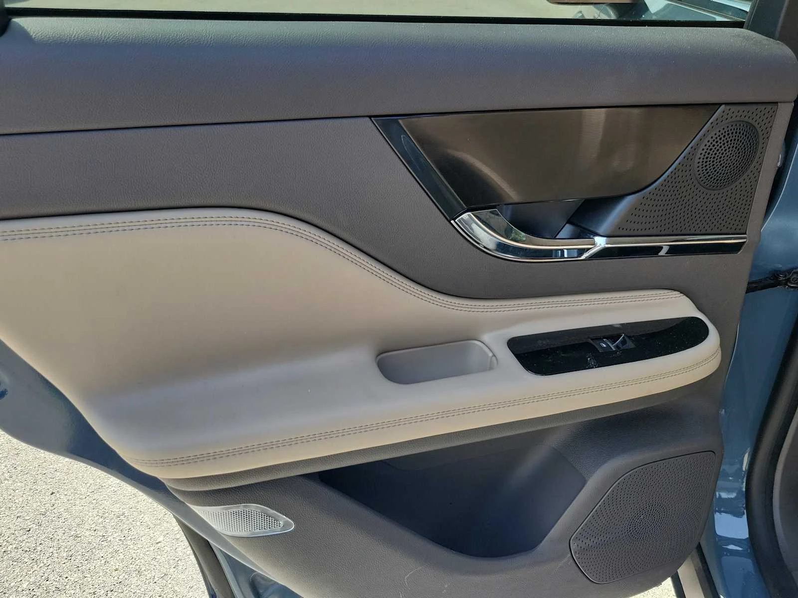 Used 2023 Vapor Blue Lincoln Reserve image 10