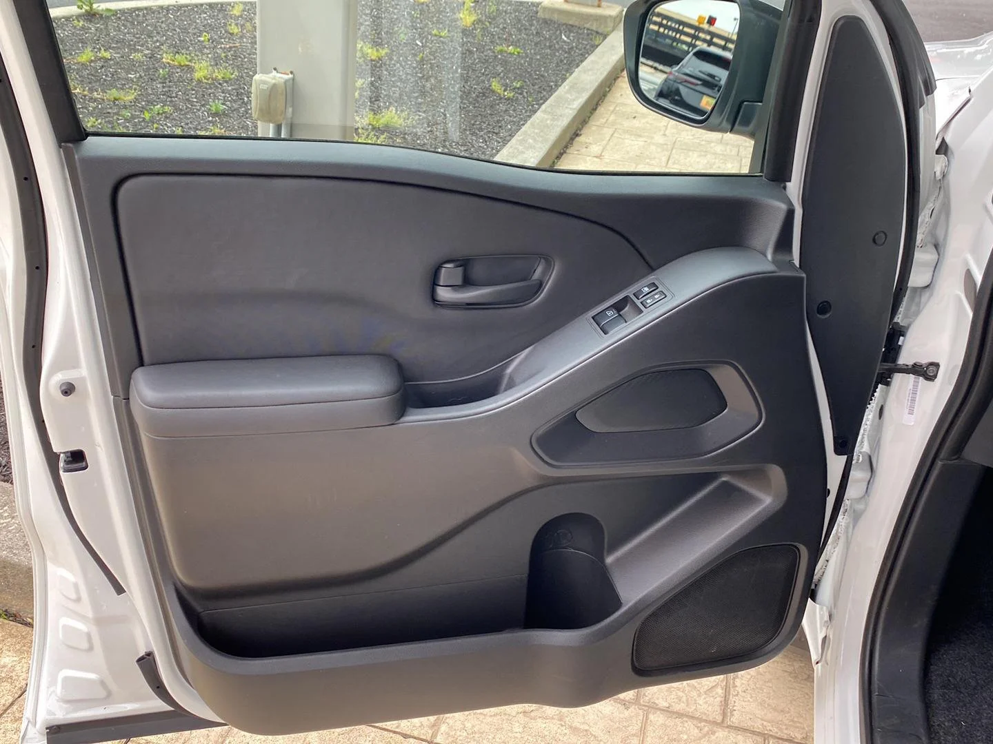 Used 2023 Glacier White Nissan S image 13
