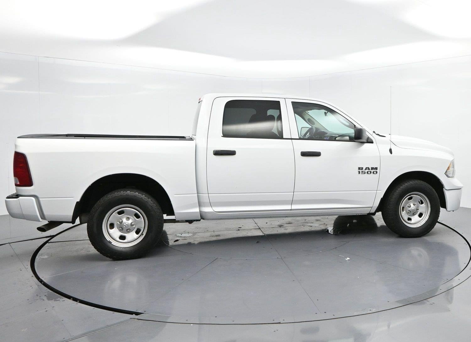 Used 2015 Bright White Clearcoat Ram Tradesman image 8