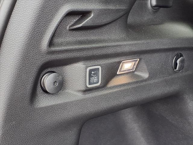 New 2026 Diamond Black Crystal Pearlcoat Jeep Laredo image 48