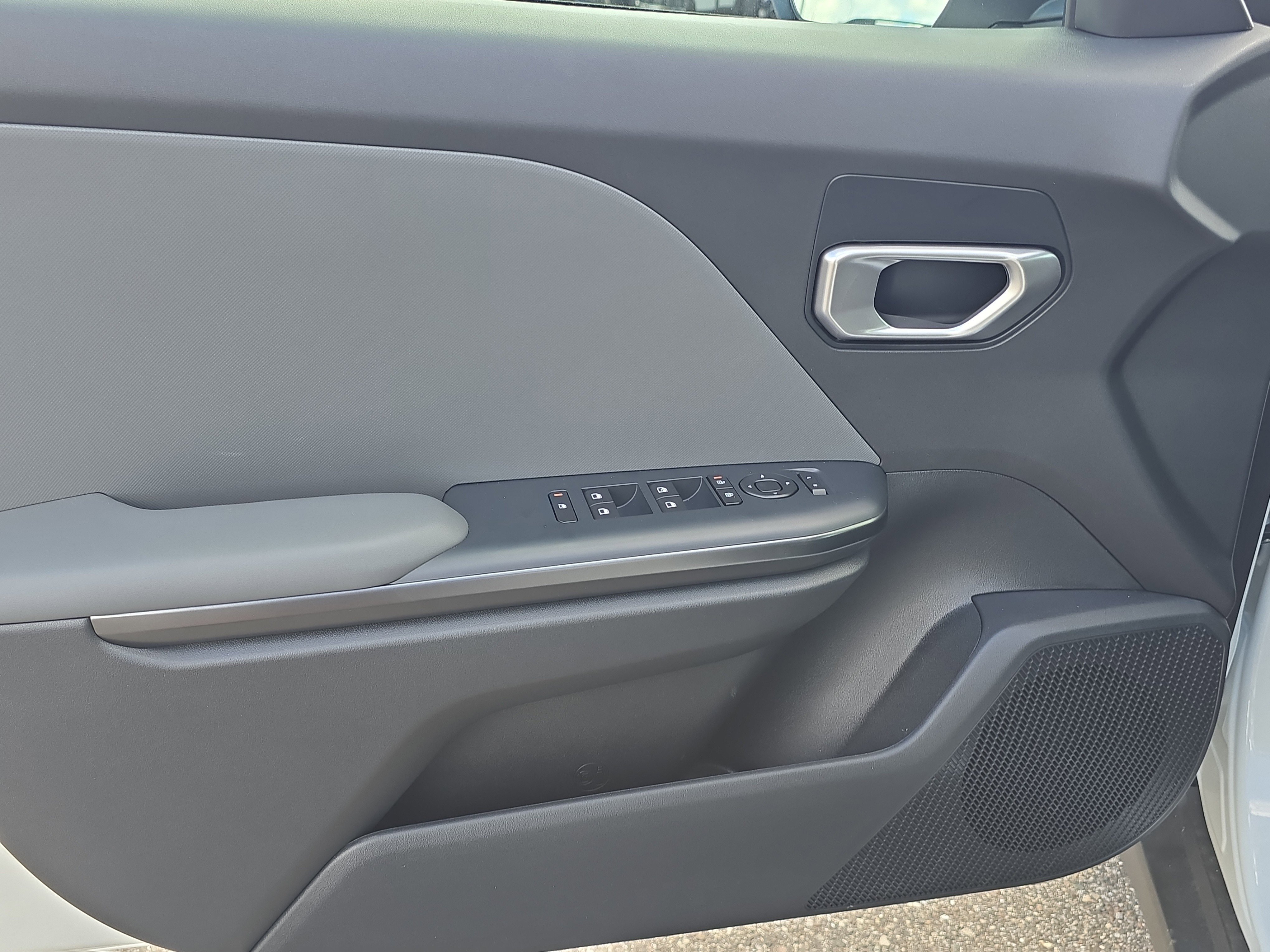 New 2026 Snow White Pearl Kia LXS image 17
