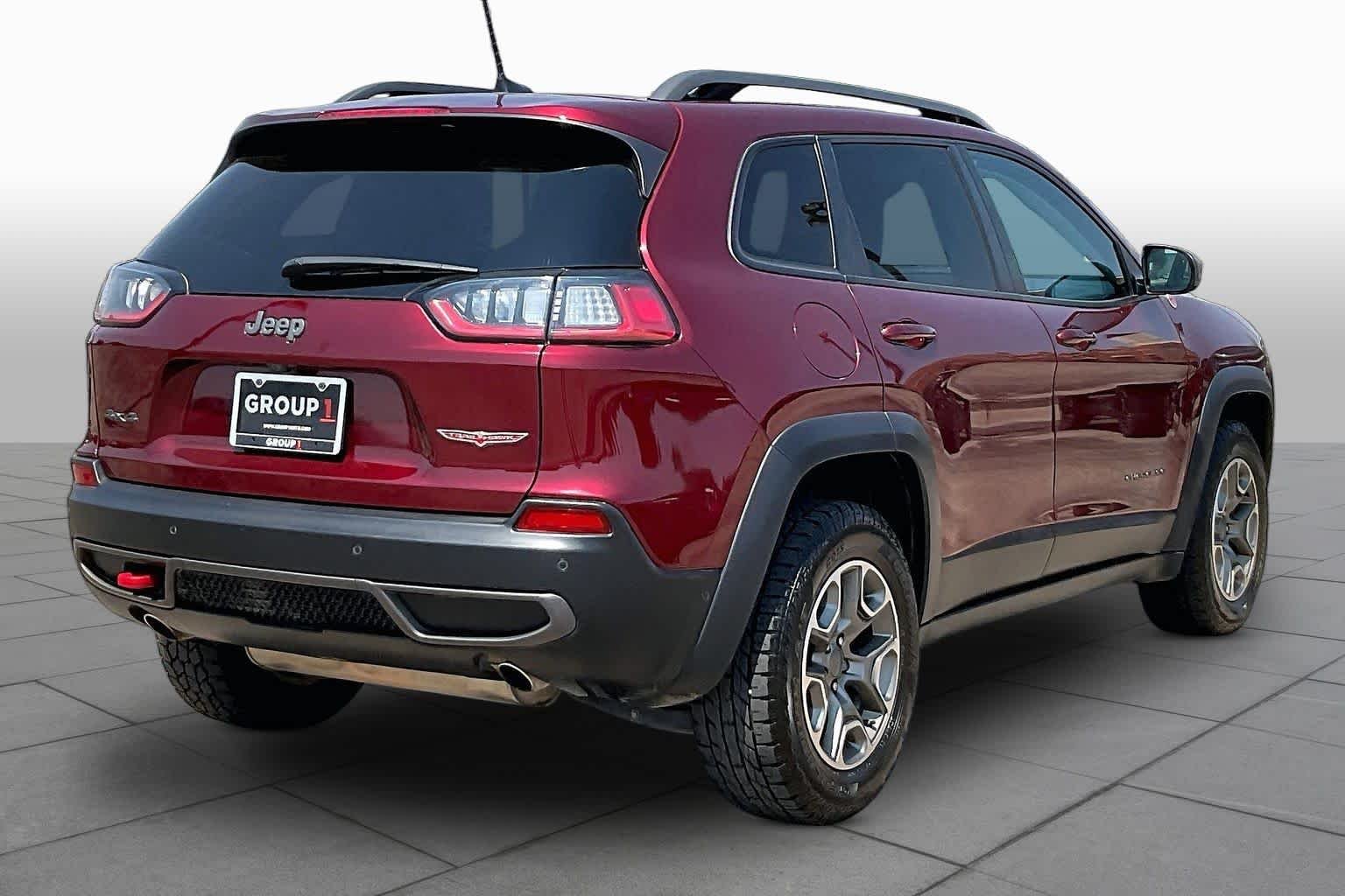Used 2021 Velvet Red Pearlcoat Jeep Trailhawk image 13