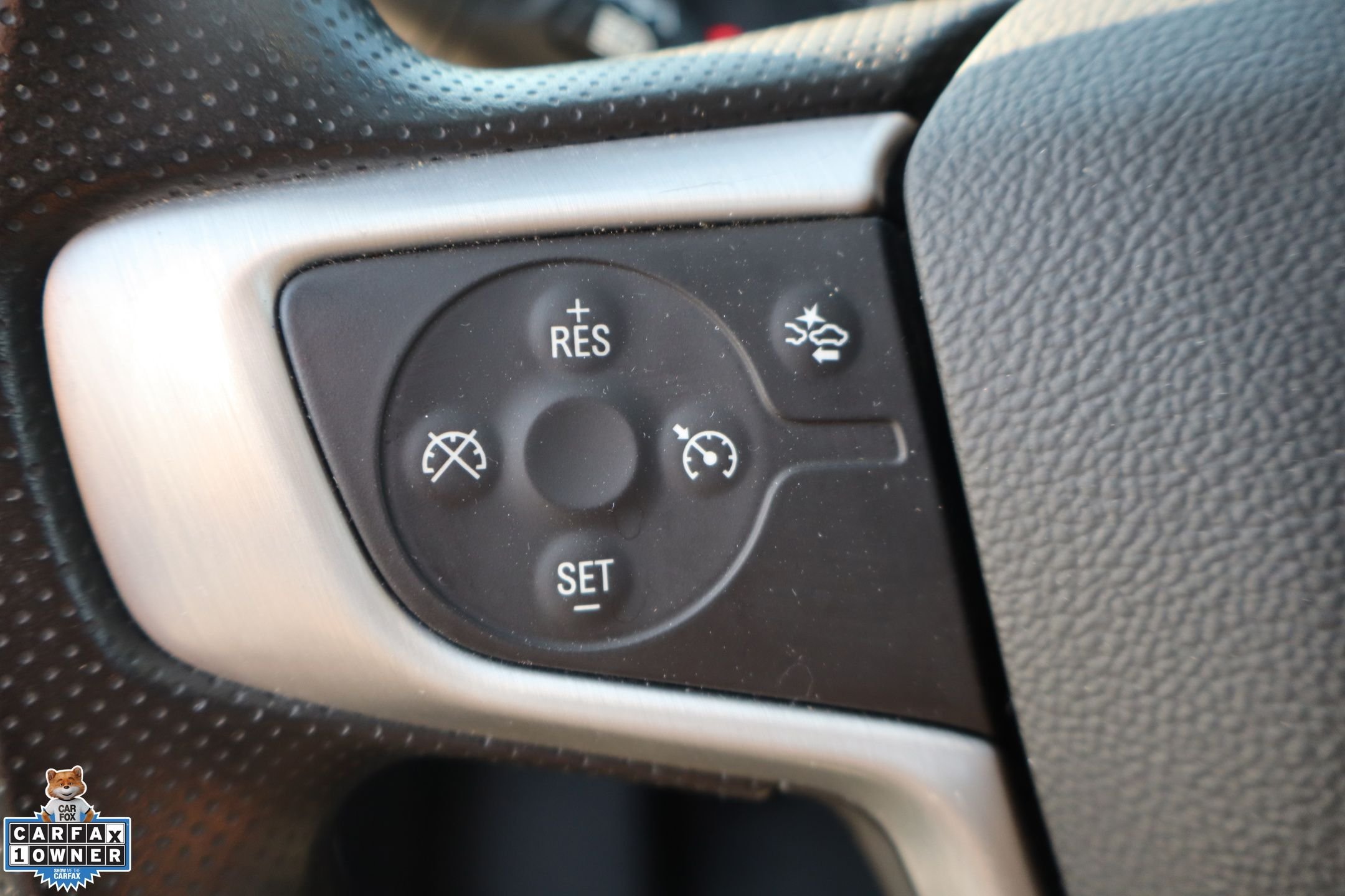 Used 2024 Ebony Twilight Metallic GMC SLE image 14