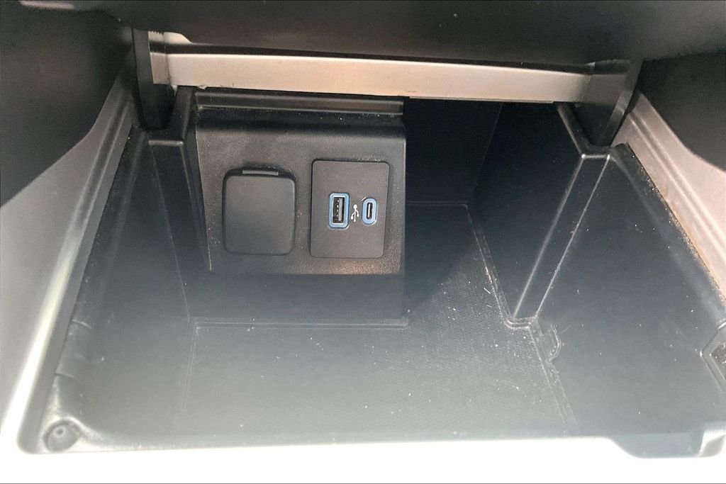 Used 2020 White Ford XLT image 31
